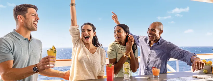 Amis au bar sur le pont