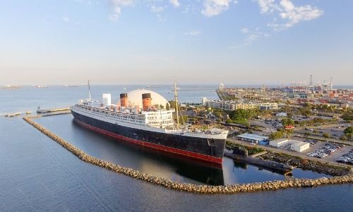 Le Queen Mary 2 au port