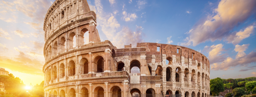 le Colisée de Rome avec un couché de soleil