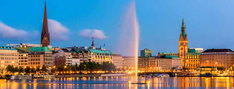 Architecture et canaux de Hambourg en Allemagne