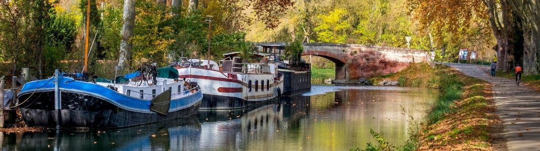 bateaux de location sans permis sur le Canal du Midi avant le pont