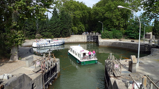 Écluse ronde d'Agde sur le Canal du Midi 