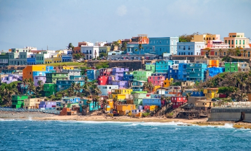 Vue sur les petites habitations colorées de San Juan, Capitale de Porto Rico