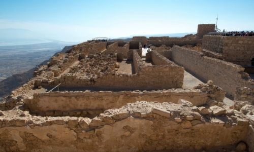 paysage comme une sorte de labyrinthe de l’Arabie Saoudite en plein soleil