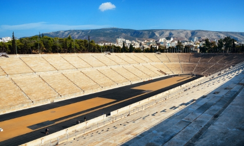 Vue à l'intérieur du stadium d'Athènes en forme de fer à cheval