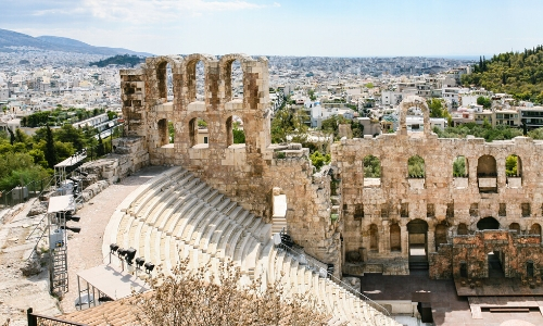 Vue sur l'intérieur du Théâtre L’Odéon d’Hérode Atticus en plein air