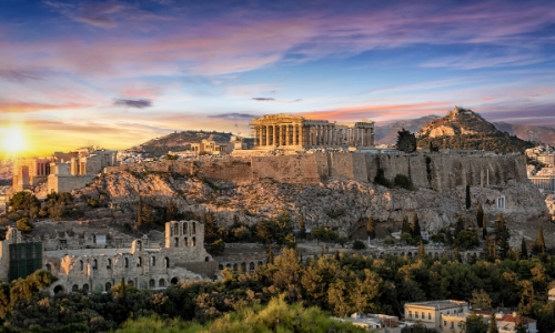 Vue sur l'Acropole d'Athènes avec le Parthénon en son sommet