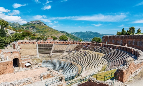 Vue du théâtre en plein air de Taormine 