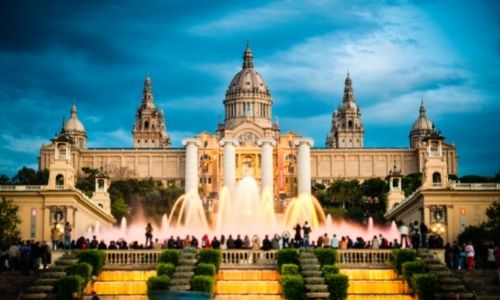 Le Montjuïc, son château et ses fontaines de nuit