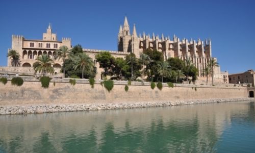La cathédrale de Palma de Mallorca vu de l'eau 