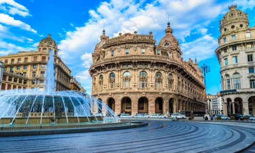 Vue sur la fontaine de la Piazza de Ferrari à Gènes