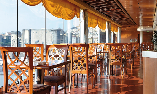 Restaurant vue extérieur à bord du MSC Musica