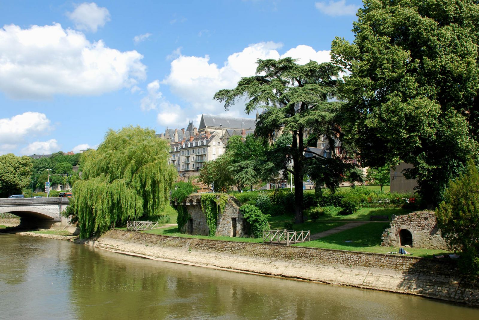 Rives de la Sarthe Le Mans