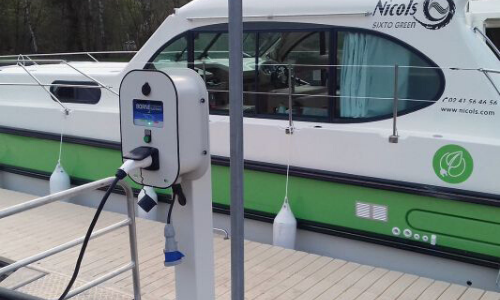 La borne de recharge pour le bateau Green