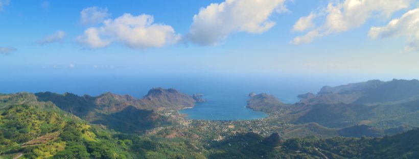 La ville de Nuku Hiva en croisière en Polynésie