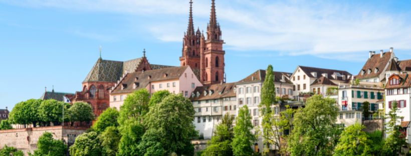 Une vue sur la cathédrale de bale en suisse