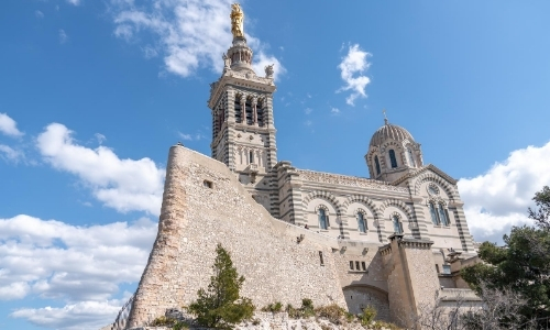 Basilique romane en hauteur