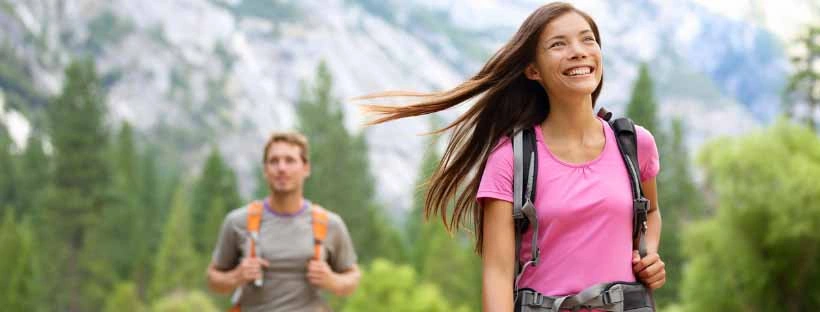 Couple en &eacute;t&eacute; dans les fjors de Norv&egrave;ge