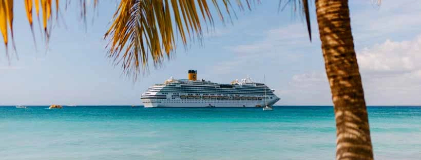 Un bateau de la compagnie Costa Croisi&egrave;res dans les eaux des Cara&iuml;bes pour la travers&eacute;e transatlantique 
