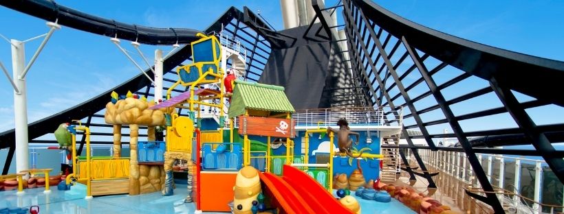 Le parc aquatique et le toboggan Vertigo à bord du bateau de croisière MSC Preziosa