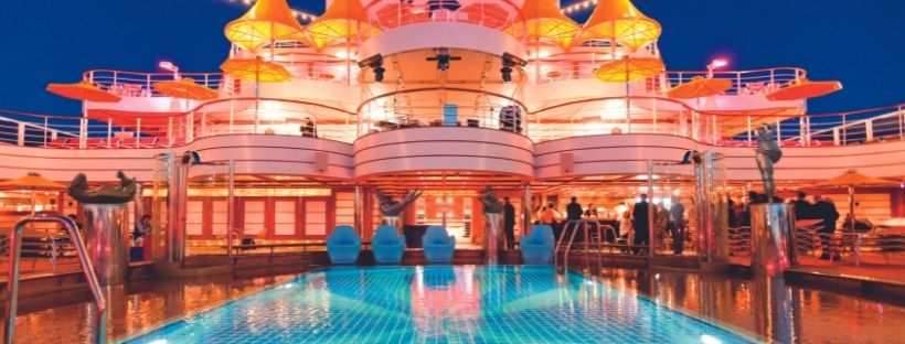 La piscine Incantesimo à bord du bateau de croisière Costa Fascinosa 