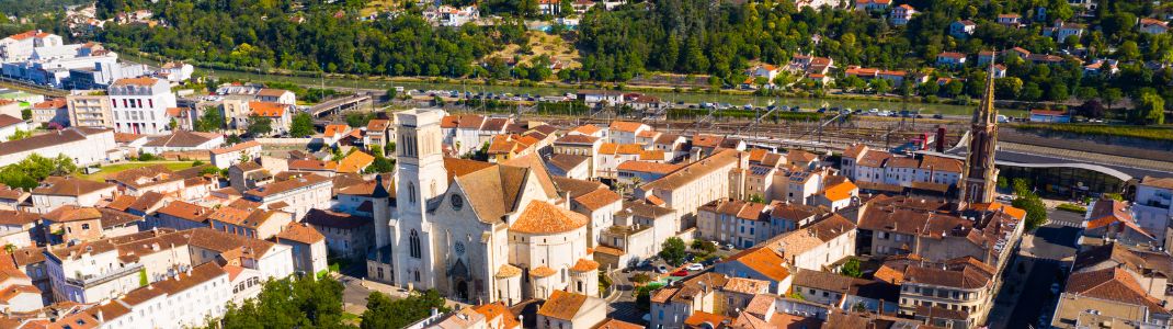 la cathédrale d'agen dans le lot-et-garonne