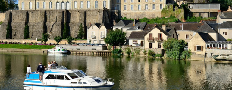 Louer un bateau sans permis à Sablé-sur-Sarthe