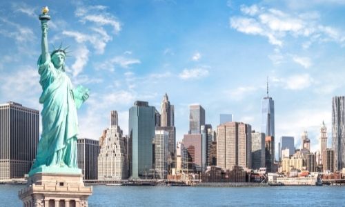 Paysage Newyorkais avec la statue de la Liberté en premier plan