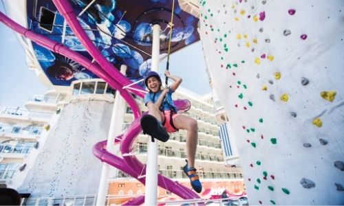 Le mur d'escalade de la Royal Caribbean et le toboggan Ultime Abyss