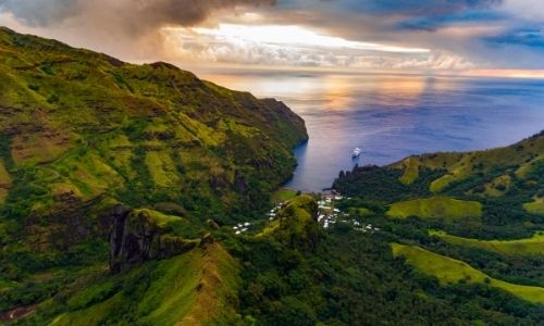 L'une des baie de l'île de Fatu Hiva