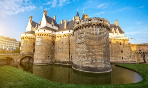 Le château des ducs de Nantes, ses remparts et ses tours