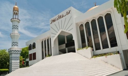 La mosquée blanche de Hukuru Miskiy à Hulhumalé