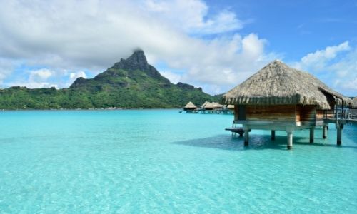 Les politis paradisiaque et le mont otemanu de Bora-Bora