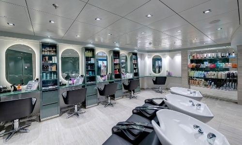 Le salon de coiffure d'un navire de croisière