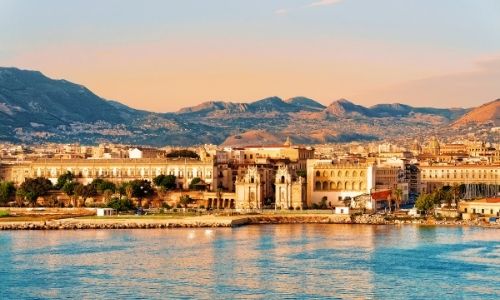 Les berges de la ville de Palerme en Sicile